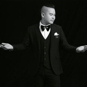 爱一个人不一定要拥有她