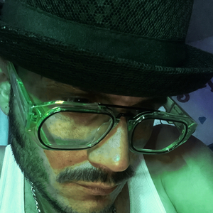 EL MICROFONO ME HABLABA