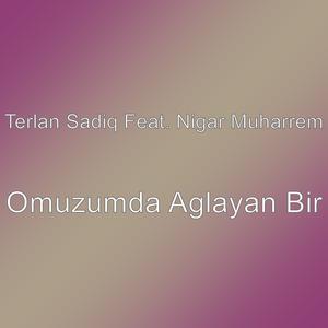 Omuzumda Aglayan Bir