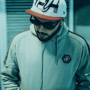 Santas (feat. Abi, Marika Tkhelidze & Tika Jamburia)