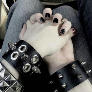 online girlfriend (feat. w6lker)