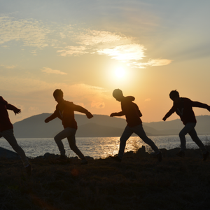 小船左岸出发-Cycling life