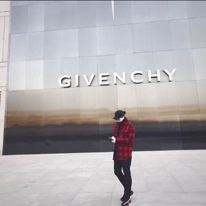 夏夜里最后的烟火