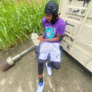 Beefing (feat. 556 Teezy)