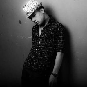 摩羯·东妮-Jis拾弎