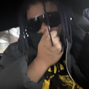 Tony Stark (feat. Glo)