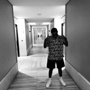 26 (feat. Mr. Otoño)