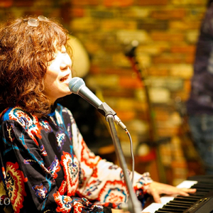 シブトイオンナ