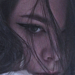 Прямо в глаза