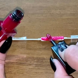 Кисточка для косметики : Cosmetic brush