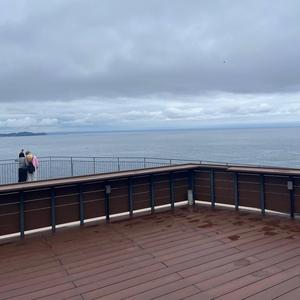 最後の傘を閉じて