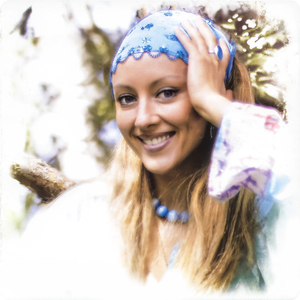 Ой, на ком у нас кудри русые