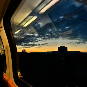 不要慌太阳下山有月光