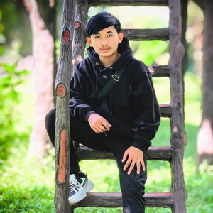 ក្បែរគេហើយមែនទេ