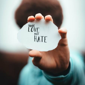 पतलो डील साली को