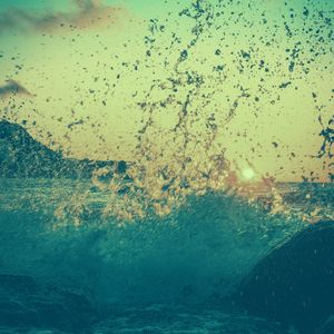 安静的平静的波浪声音