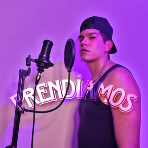 PRENDÍAMOS