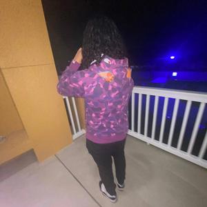 hollows (feat. KayBxnkz & Layishavinit)