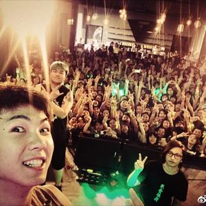 绿海相伴（白举纲应援曲）