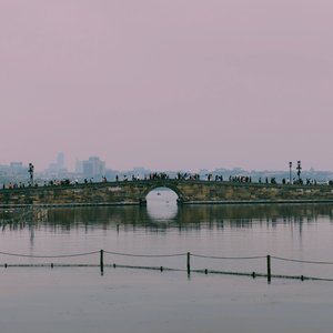 风雨不动安如山