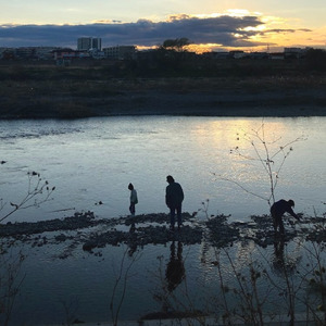 どこにもいないのテーマ