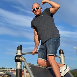 Psykopat i fåreklær (feat. B`look & MacMyrdal)