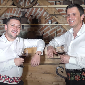 Cat De Lunga-I Saptamana