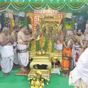 Pidikita Talambrala Pelli Kuthuru