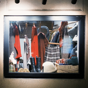 怎 么 说 呢 有 点 乱 走 路 的 感 觉