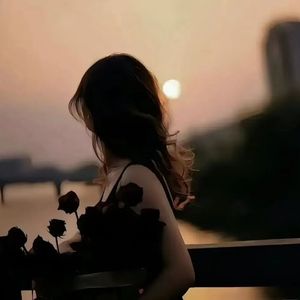 克莱因蓝曈孔下的甜歌词曲 伴奏