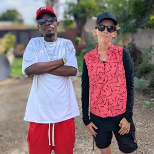 Makanaka (feat. The voice)