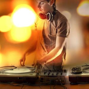 杨易晨-预兆 - 伴奏(DJ 郝梦迪VS DJ Midnight Bootlg Mix)（Dj Midnight.刘 remix）