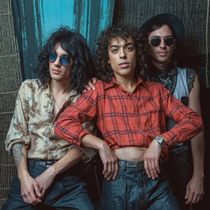 Menanam Saham Di Senyum Manismu