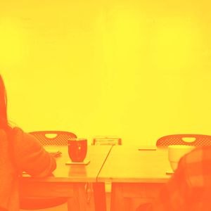 柔和的合作办公空间时刻