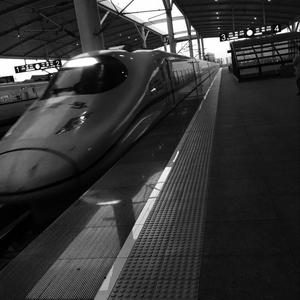 如果熬过异地恋 （伴奏）