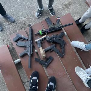 How 2 Bip (feat. Dreehoncho, 4Nick, 41stax, Baby wimp, Baby sleaze & Skinomoney30)