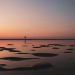 คนสุดท้ายที่เธอทำเสียใจ ⋯ ambient focus night shimmer