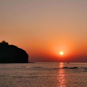 那天走在路边，想起你在学校里荡秋千