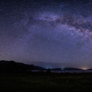 夜色流转 (Slow the spinning night)