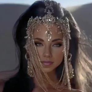 Dive into the night (Find your rhythm, lose your care)