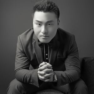 赫然天下（有梦想心就可以飞翔） 伴奏