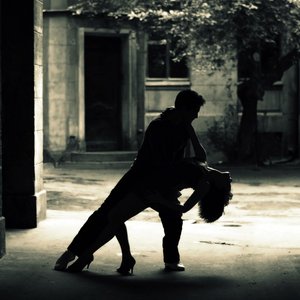 爱是无奈  词曲：唐晓光  演唱：苏堤 蒲莹 武缦