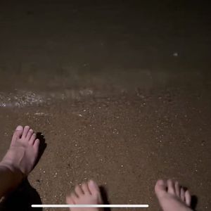 月夜，海边，人