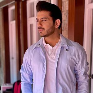 Asma pay likhi hey Dua