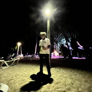 GLOCKY (feat. TET & STRACTED)