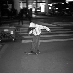 PARIS! (feat. Lamsi & Rxlls)