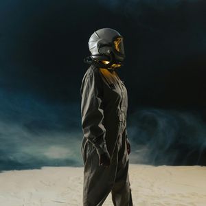 宇宙探索编辑部2024