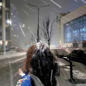 你我的缘像一场仓促的骤雨