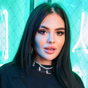 Дура не реви