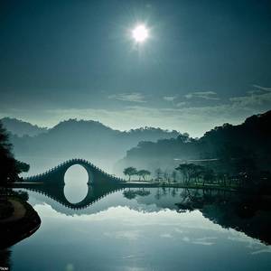 杏花天·帝城柳色藏春絮/残春庭院东风晓，(据姜夔《杏花天影》逆向魔改）